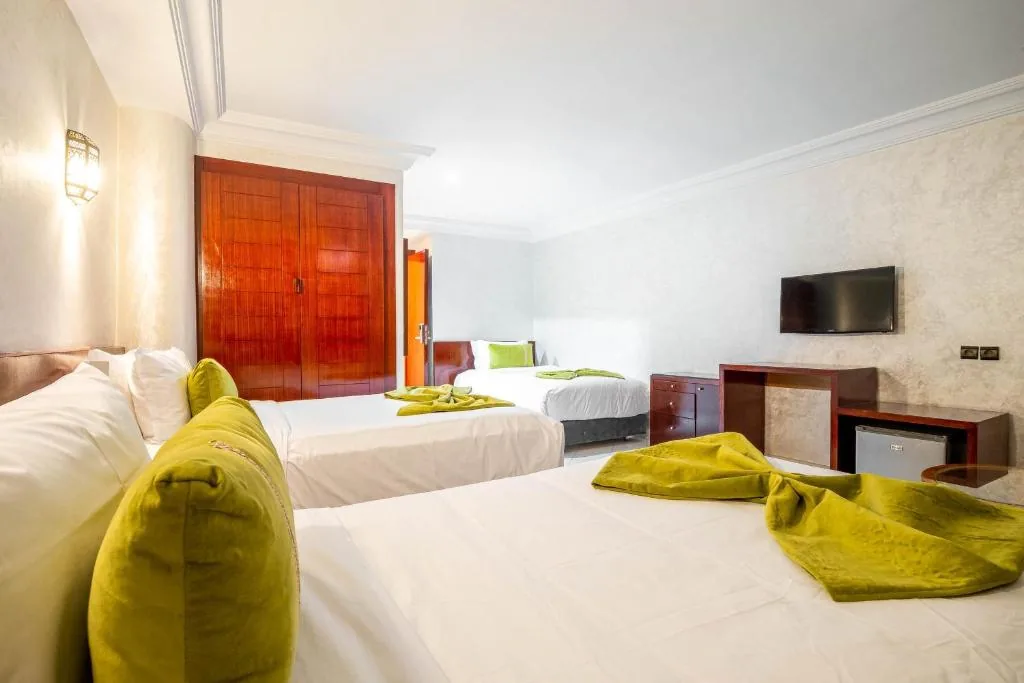Chambre Triple Deluxe — Hotel Casablanca